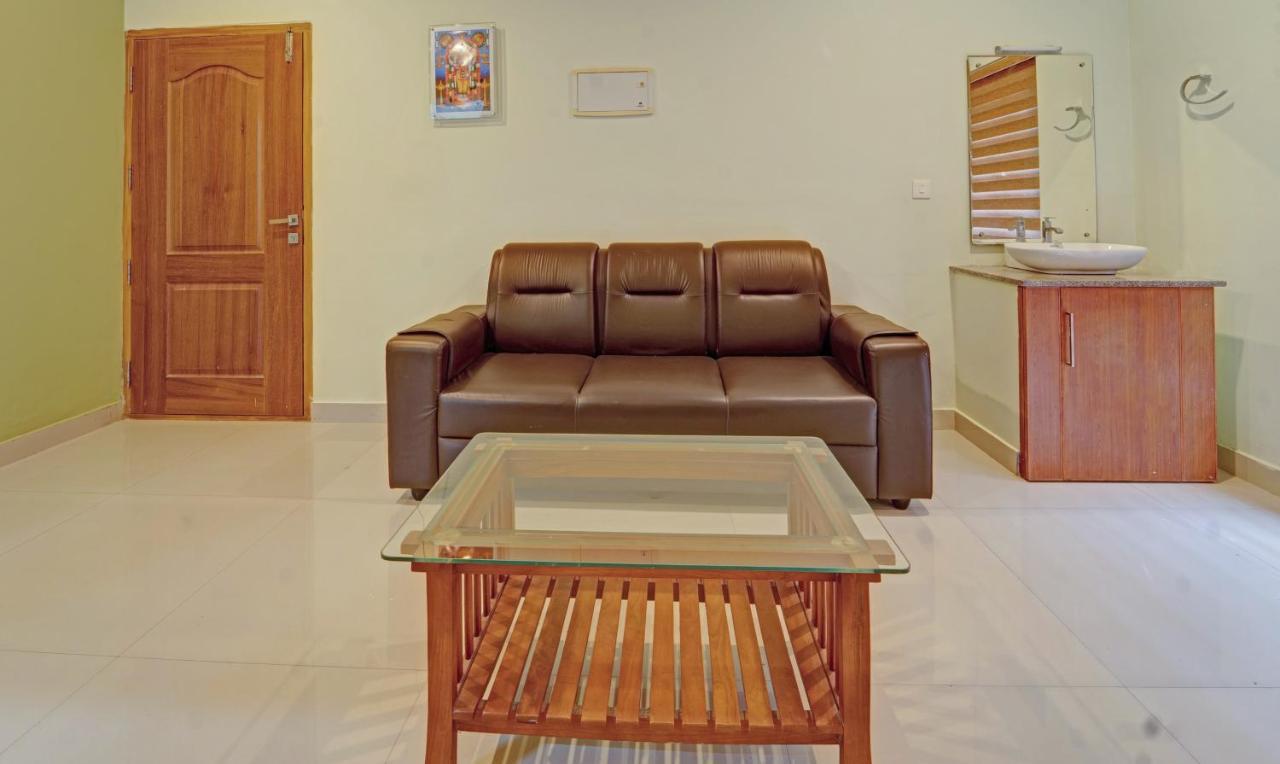 ホテル Sreepathi Nirmalyam 400 Mts From Guruvayoor Temple Guruvāyūr エクステリア 写真